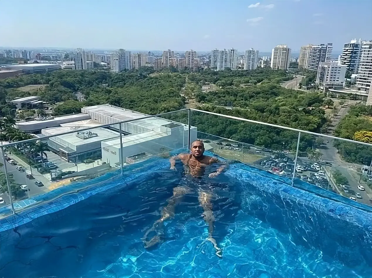 并力压阿奎, src 并力压阿奎, src