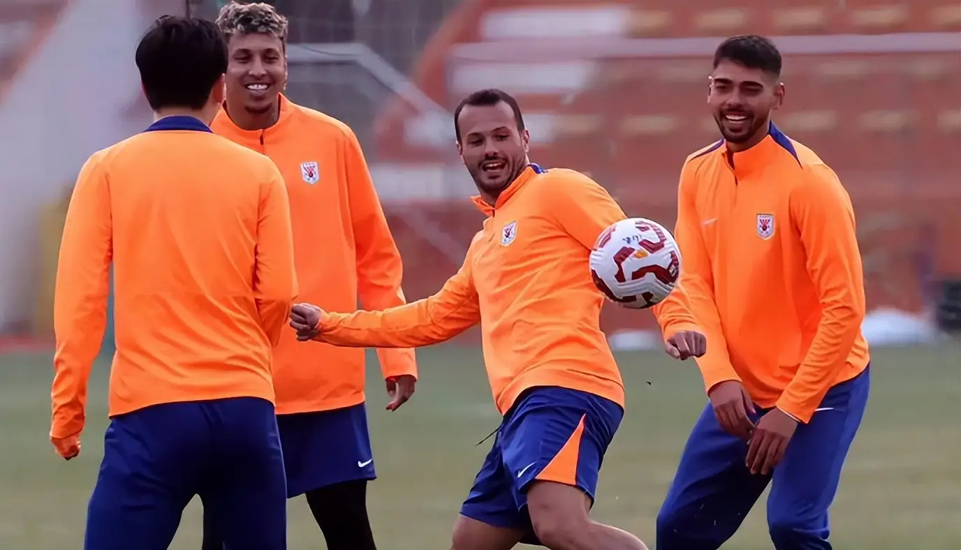 的主力后腰, 机会 的主力后腰, 机会