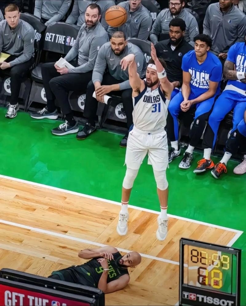 oAiJU, 他已经习惯, NVh